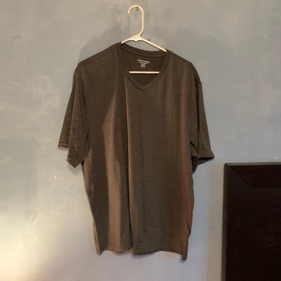 V neck t shirt - Picture 1 of 2